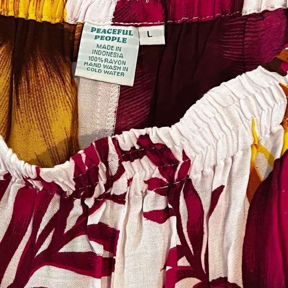 Peaceful People Floral pull on Rayon pants. Stretch waist size Lg women’s - Picture 3 of 3